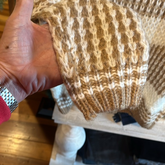 Sweater - Picture 3 of 7